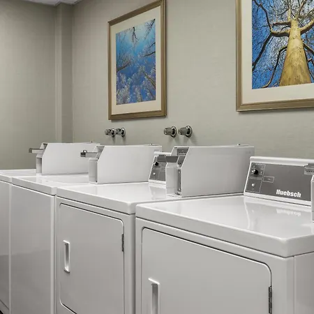 Hampton Inn & Suites Montreal-Dorval-3